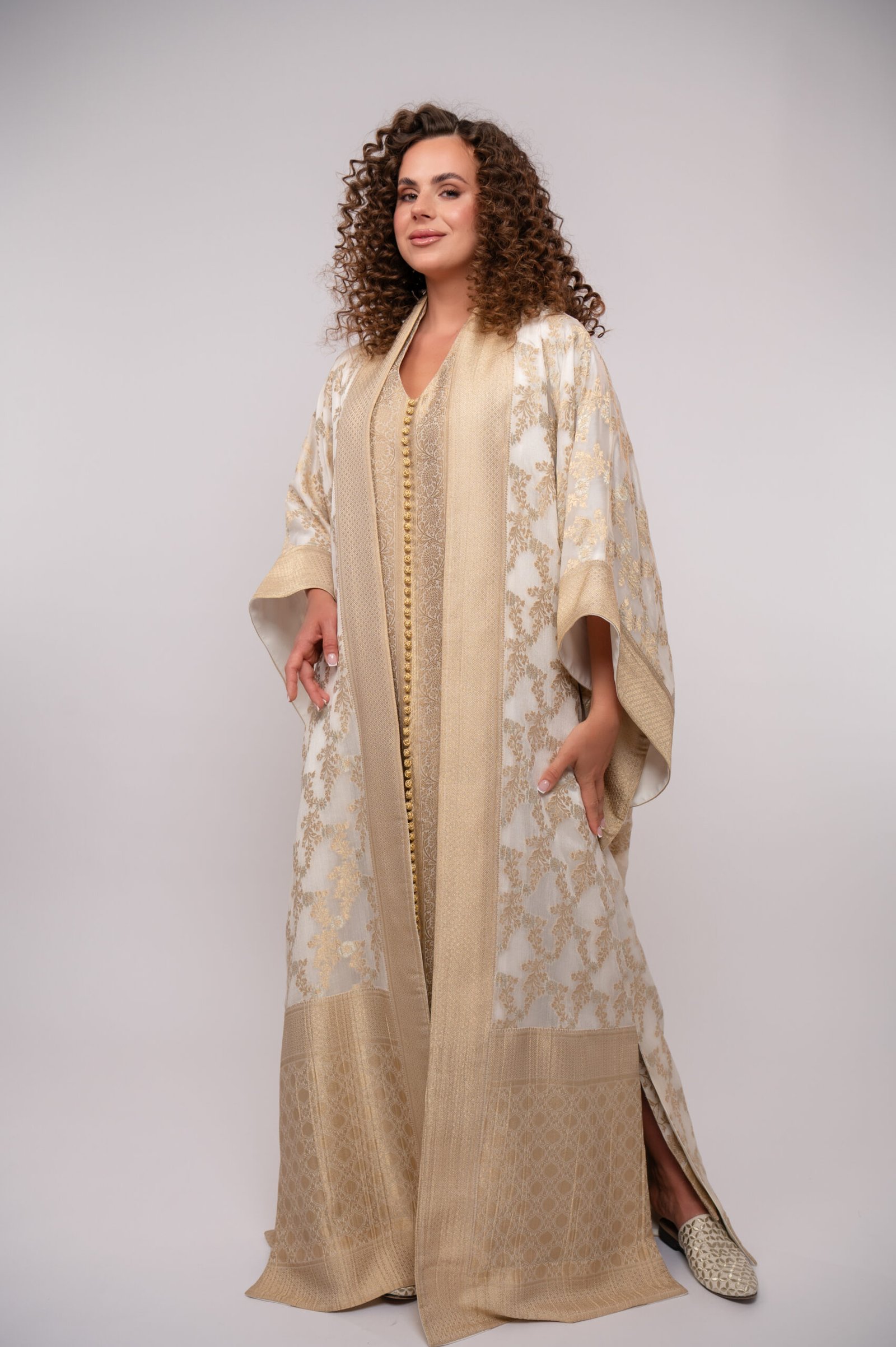 Limited Collection - Hams Al-Dhahab Abaya - Image 2